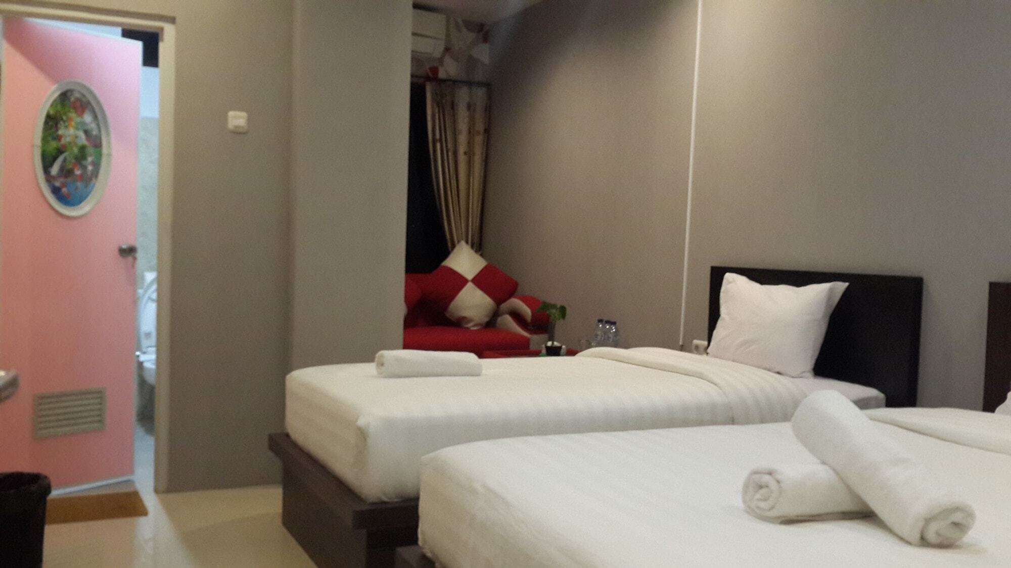 Reddoorz Plus @ Paal 2 마나도 외부 사진