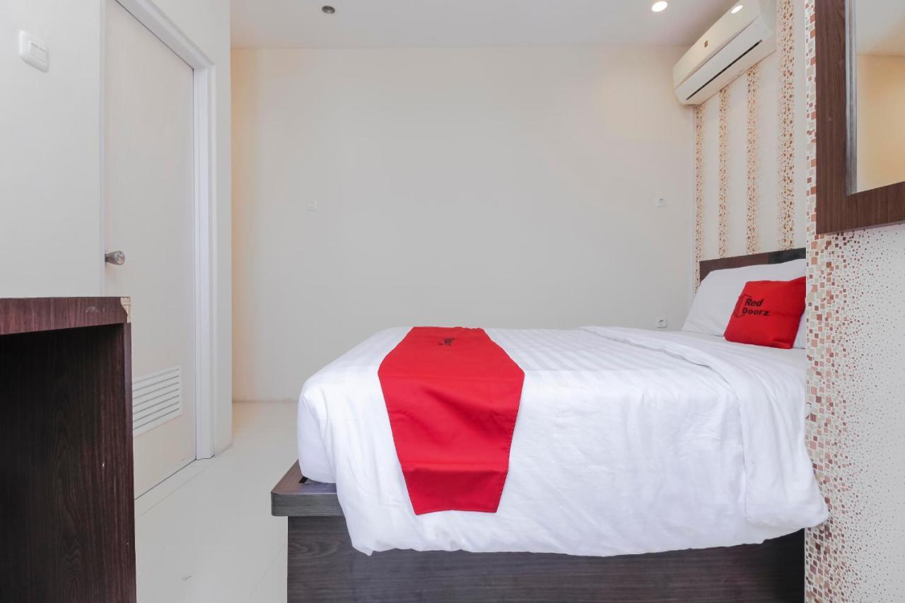 Reddoorz Plus @ Paal 2 마나도 외부 사진